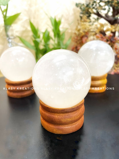 Clear Quartz Sphere (220g - 280g) - Amplification | Clarity | Energy Boost